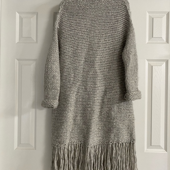 Raquel Allegra Alpaca~Blend, Gray Poncho/Cardigan with fringe and pockets. Size2 - Picture 2 of 5